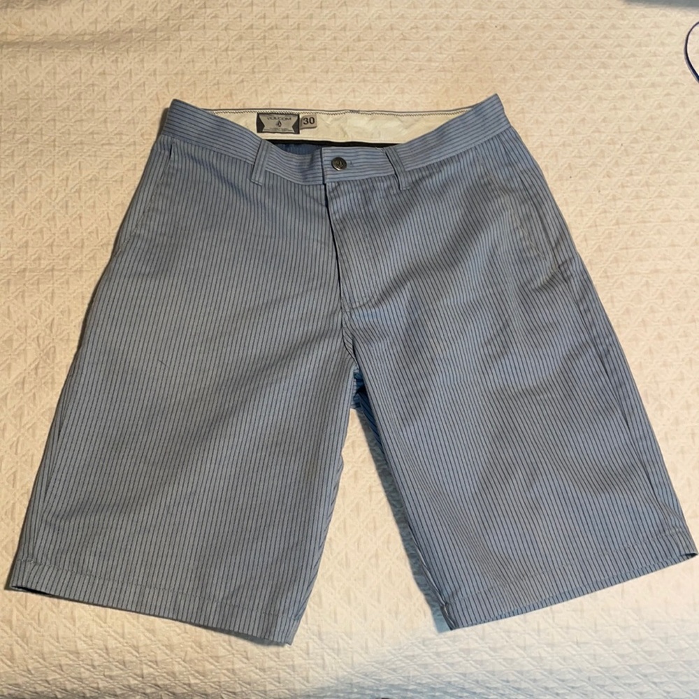 Men’s Volcom Khaki Shorts Size 30